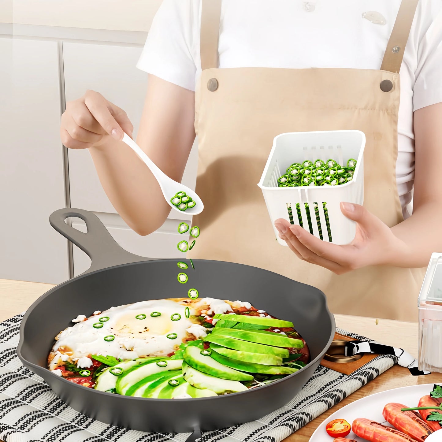 1 set of kitchen refrigerator accessories with a lid, food storage container, with 3 transparent square detachable compartment d